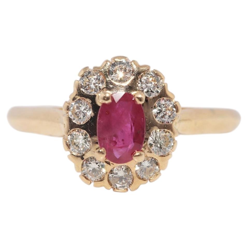 Vintage Circa 1980s 18k Gold Estate Natural Diamond And Oval Cut Ruby Ring