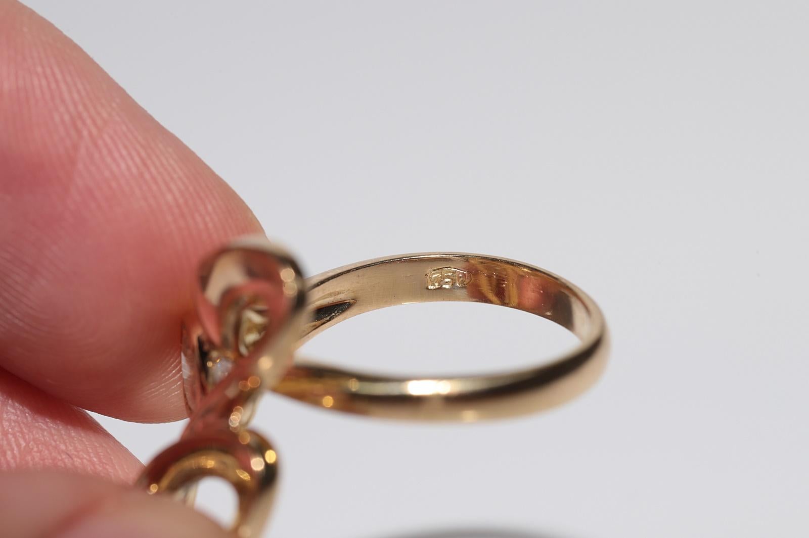 Vintage Circa 1980s Oro 18k Artesanal  Anillo Fuerte Decorado con Diamantes Naturales en venta 4