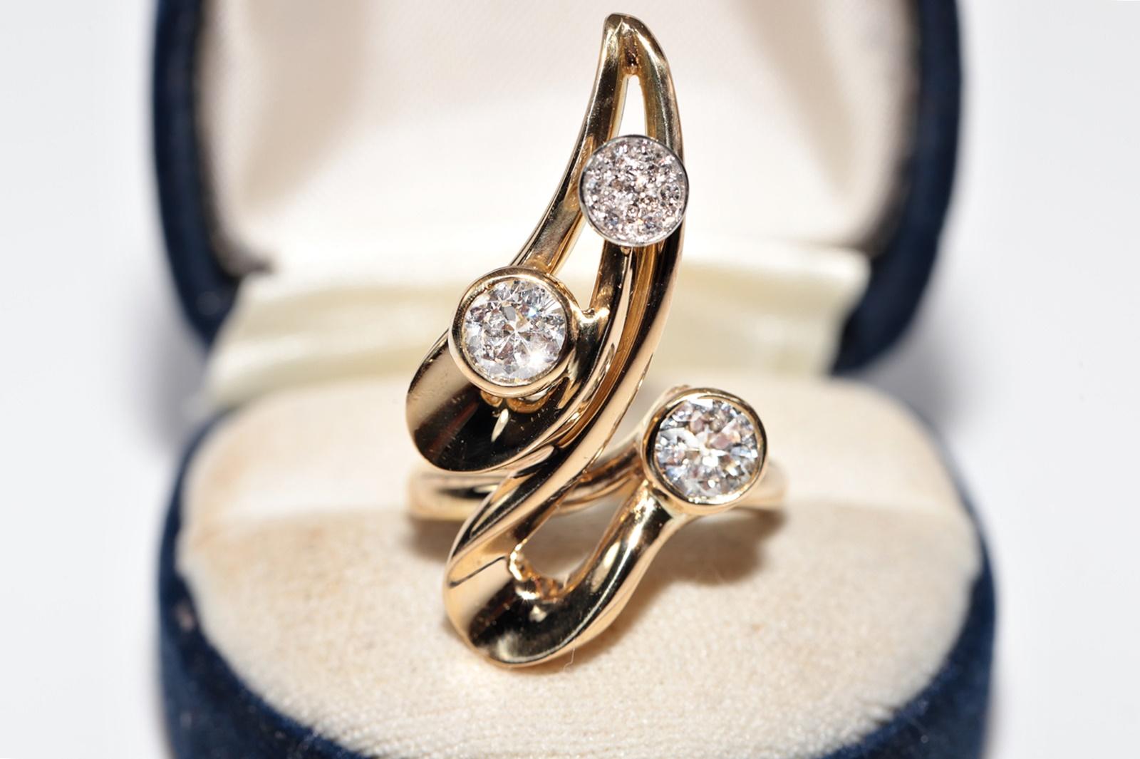 En muy buen estado.
El peso total es de 10 gramos.
Totalmente es diamante 1,23 ct.
El diamante es de color G-H y claridad s1-s2-s3.
La talla del anillo es US 7.5
Podemos fabricar cualquier tamaño.
Ponte en contacto para cualquier pregunta.