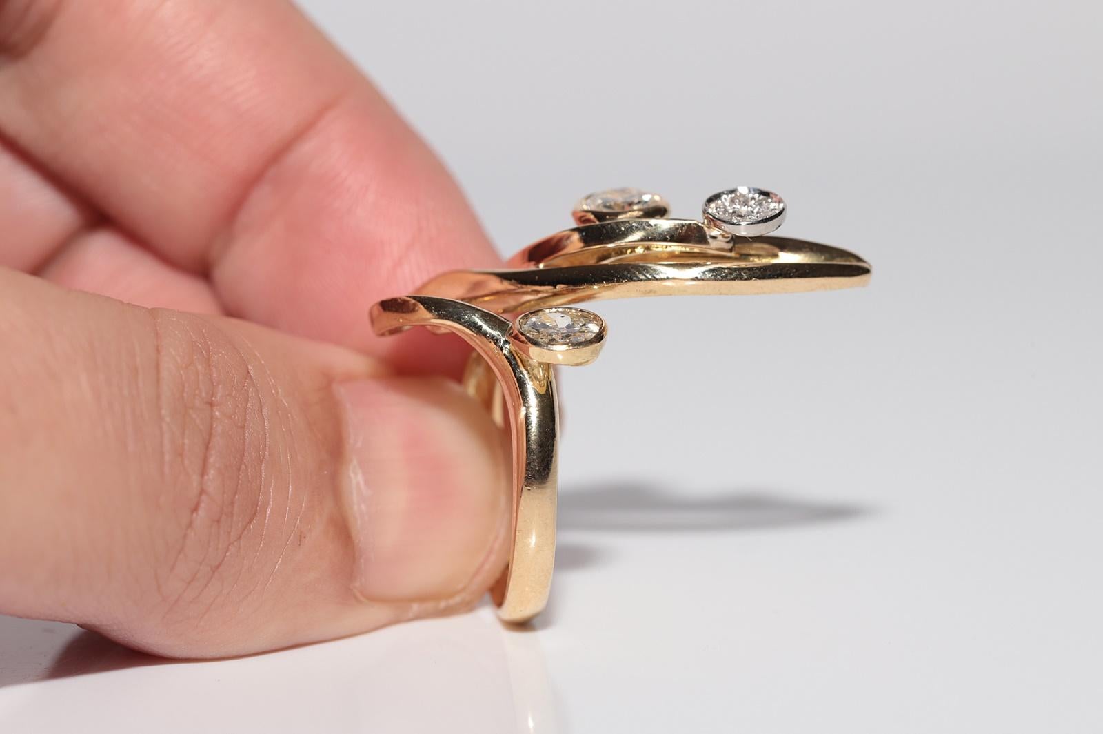 Vintage Circa 1980s Oro 18k Artesanal  Anillo Fuerte Decorado con Diamantes Naturales en venta 2