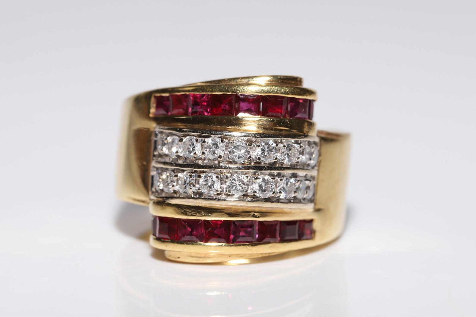 Retro Vintage Circa 1980s 18k Gold İtaly Made Natural Diamond And Caliber Ruby Ring For Sale