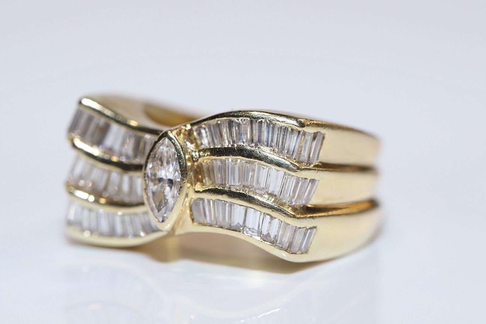 Vintage Circa 1980s 18k Gold Natural Baguette And Marquise Cut Diamond Ring  In Good Condition For Sale In Fatih/İstanbul, 34