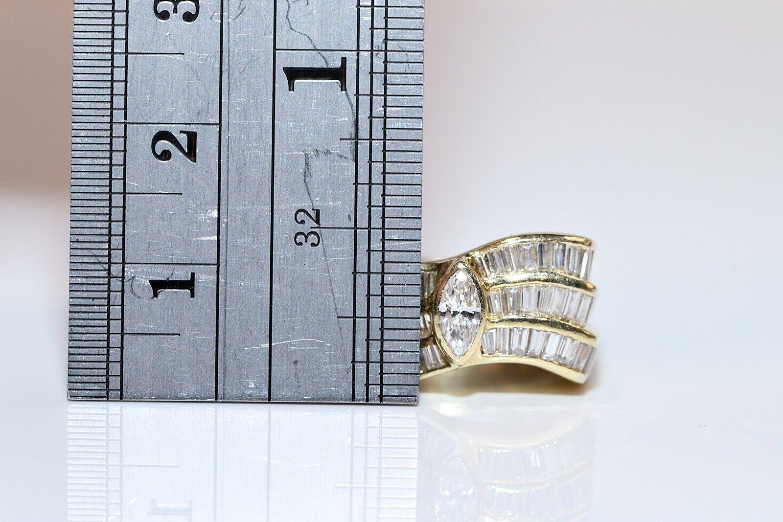 In sehr gutem Zustand.
Das Gesamtgewicht beträgt 14,1 Gramm.
Totally is diamond  2,60 Karat.
Der Diamant hat  G Farbe und vs Klarheit.
Ringgröße ist US 6.4 (Wir bieten kostenlose Größenänderung)
Wir können jede Größe herstellen.
Bitte kontaktieren