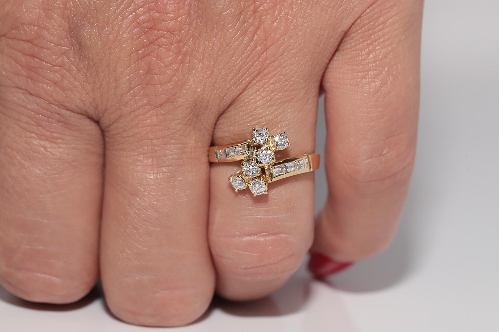 Anello Vintage CIRCA 1980 in oro 18k con diamanti naturali taglio Baguette e taglio Brilliante in vendita 8