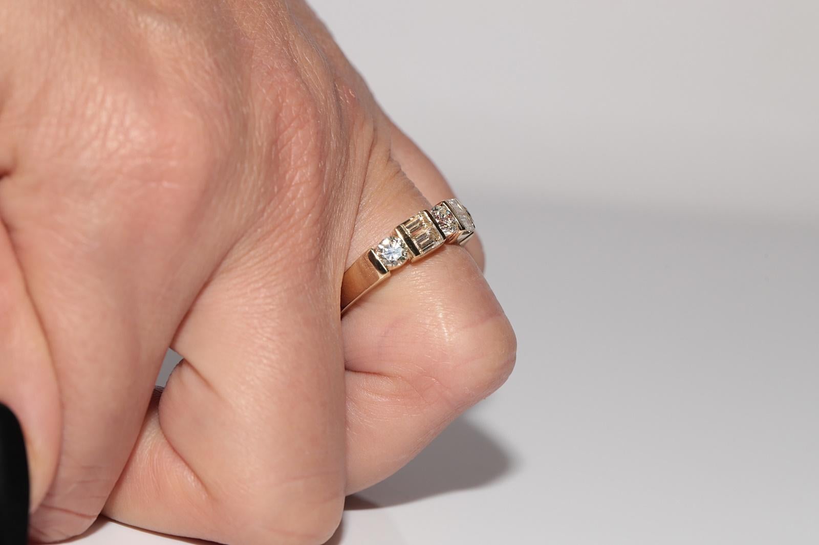 Vintage CIRCA 1980s 18K Gold Natürlicher Baguetteschliff und Brillantschliff Diamantring im Angebot 9