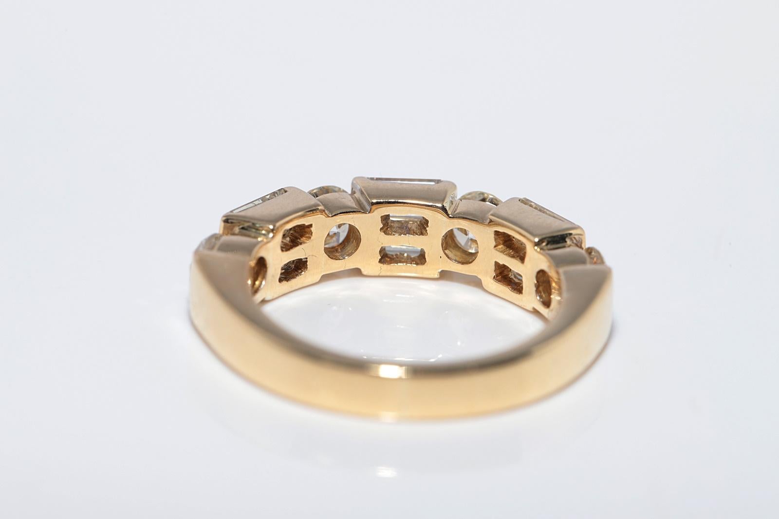 Vintage CIRCA 1980s 18K Gold Natürlicher Baguetteschliff und Brillantschliff Diamantring im Angebot 3