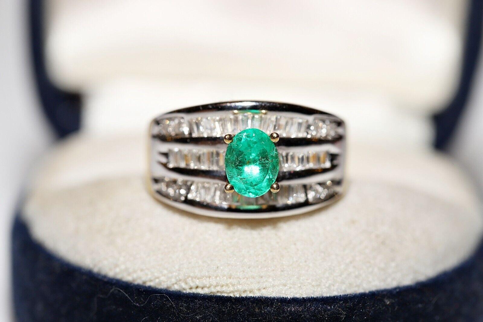 Vintage Circa 1980s 18k Gold Natural Baguette Cut Diamond And Emerald Ring For Sale 5