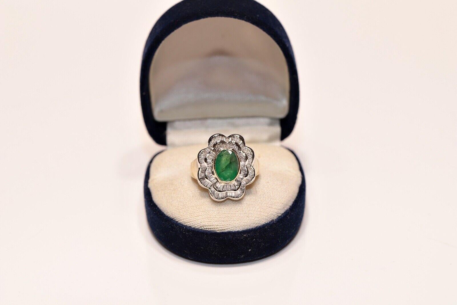 Vintage Circa 1980s 18k Gold Natural Baguette Cut Diamond And Emerald Ring  For Sale 7