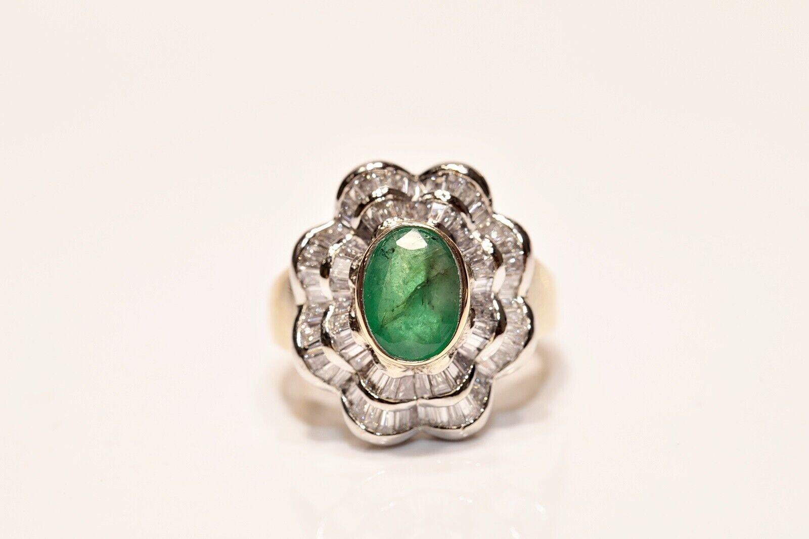 Retro Vintage Circa 1980s 18k Gold Natural Baguette Cut Diamond And Emerald Ring  For Sale