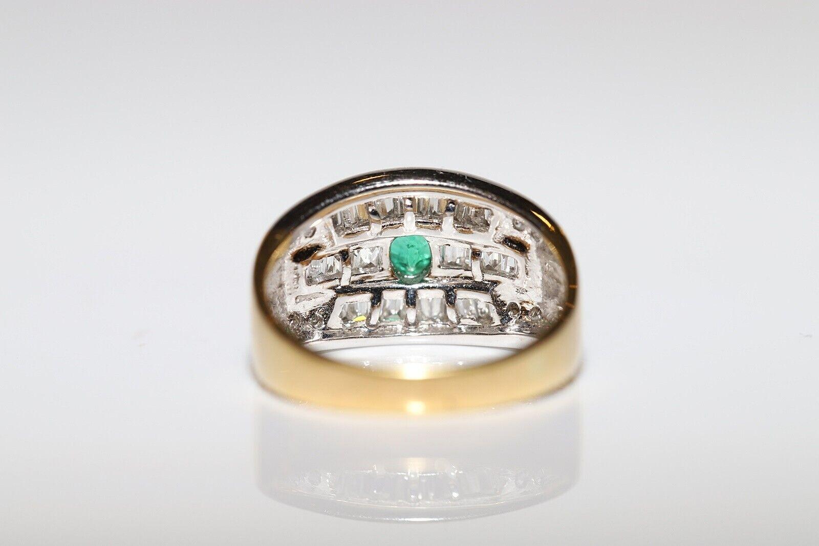 Retro Vintage Circa 1980s 18k Gold Natural Baguette Cut Diamond And Emerald Ring For Sale