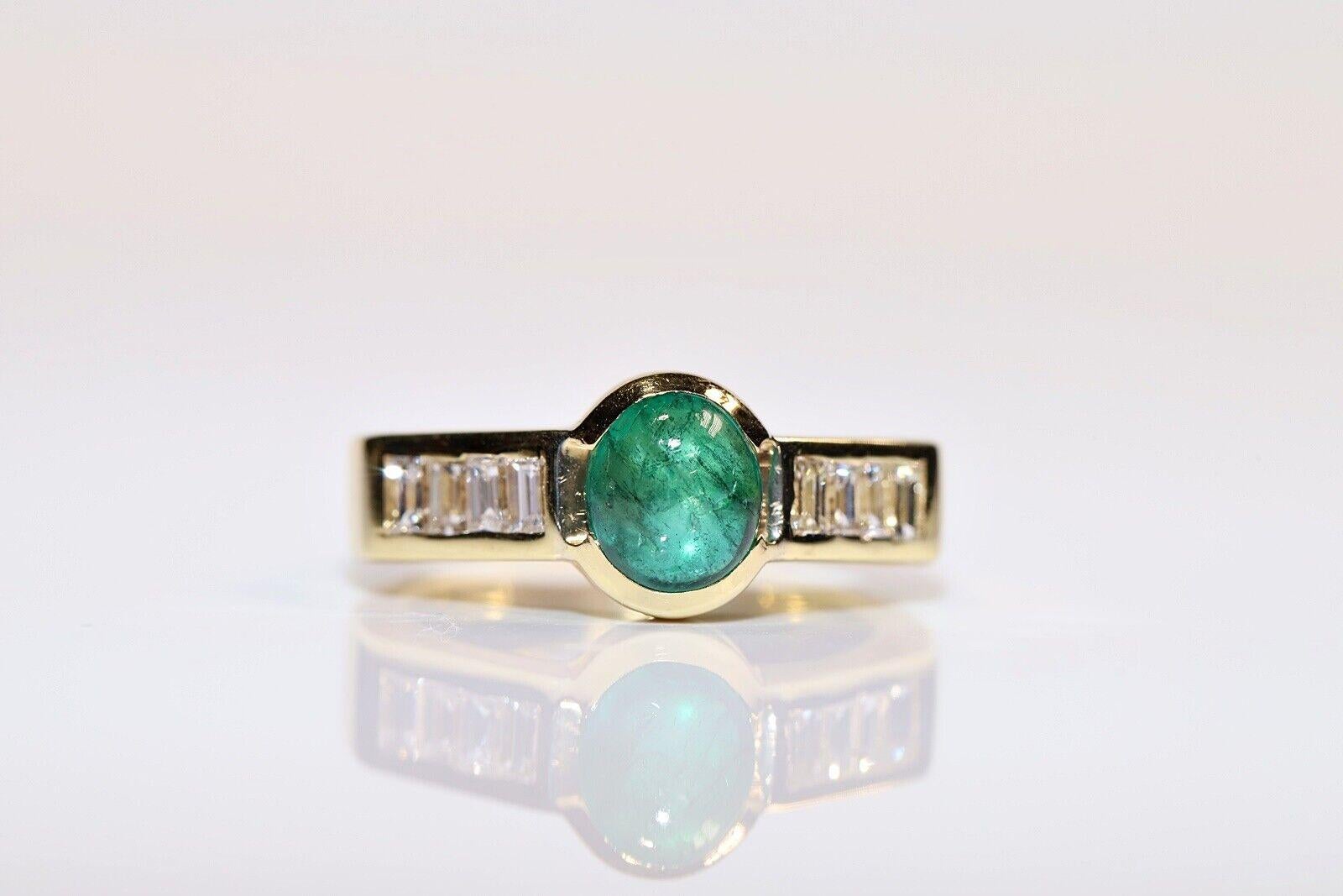 Women's Vintage Circa 1980s 18k Gold Natural Baguette Cut Diamond And Emerald Ring For Sale