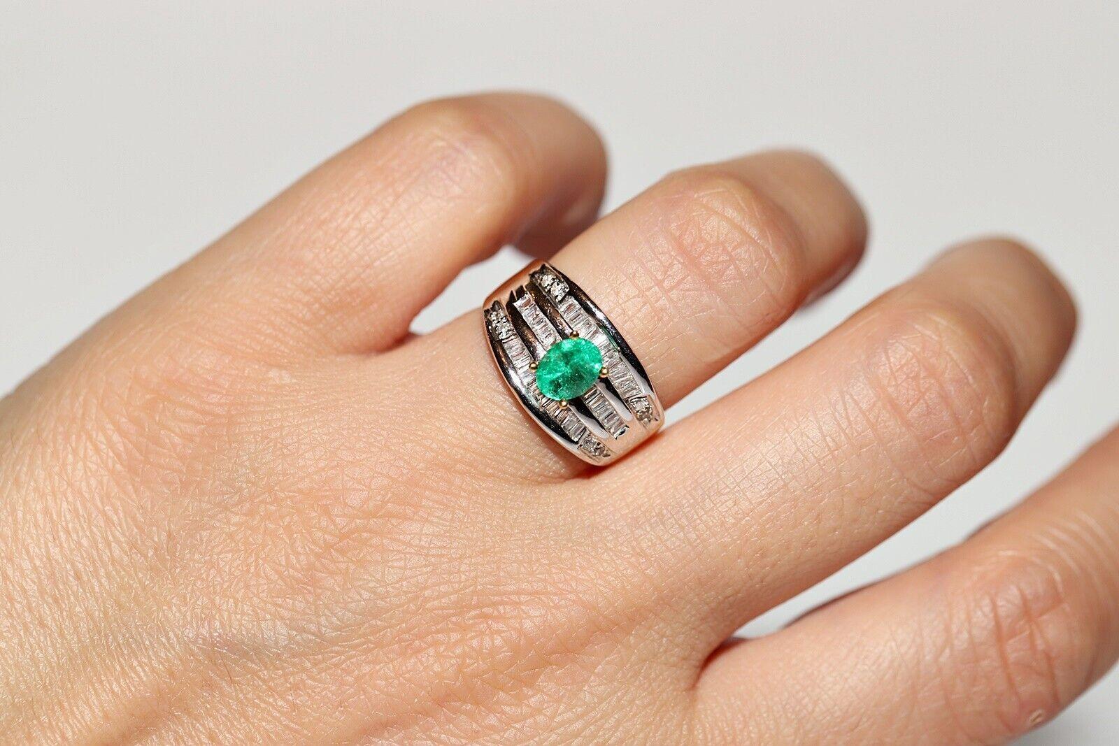 Vintage Circa 1980s 18k Gold Natural Baguette Cut Diamond And Emerald Ring For Sale 1