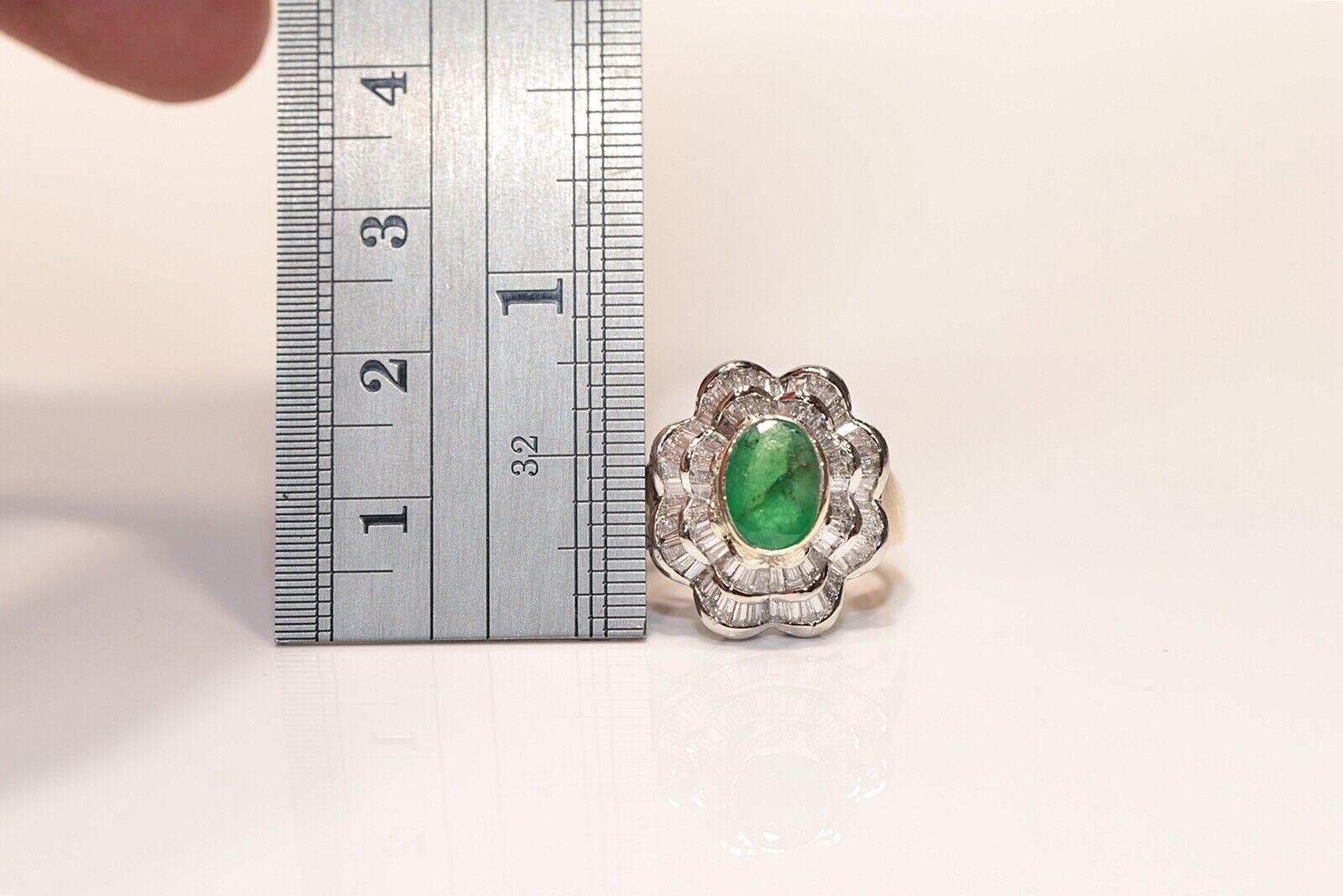 Vintage Circa 1980s 18k Gold Natural Baguette Cut Diamond And Emerald Ring  For Sale 2