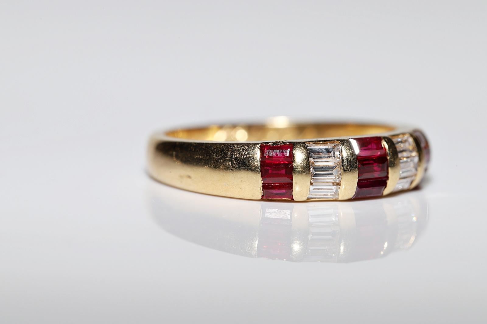 Vintage Circa 1980s 18k Gold Natural Baguette Cut Diamond And Ruby Band Ring  For Sale 5