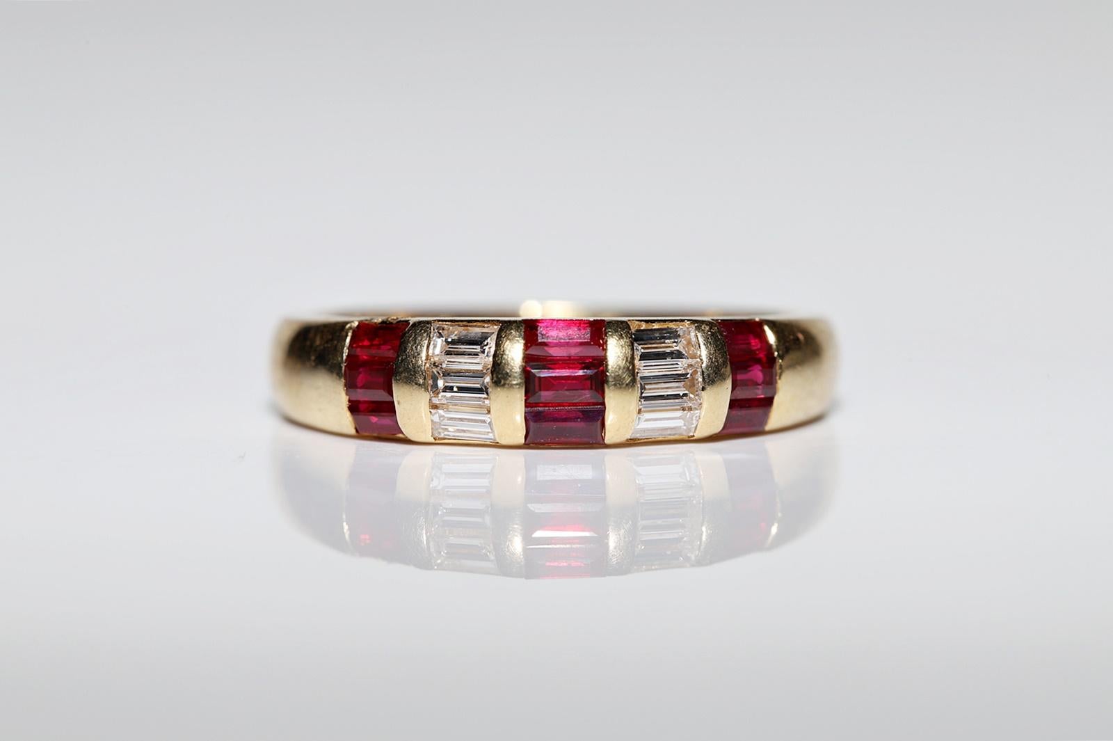 Women's Vintage Circa 1980s 18k Gold Natural Baguette Cut Diamond And Ruby Band Ring  For Sale