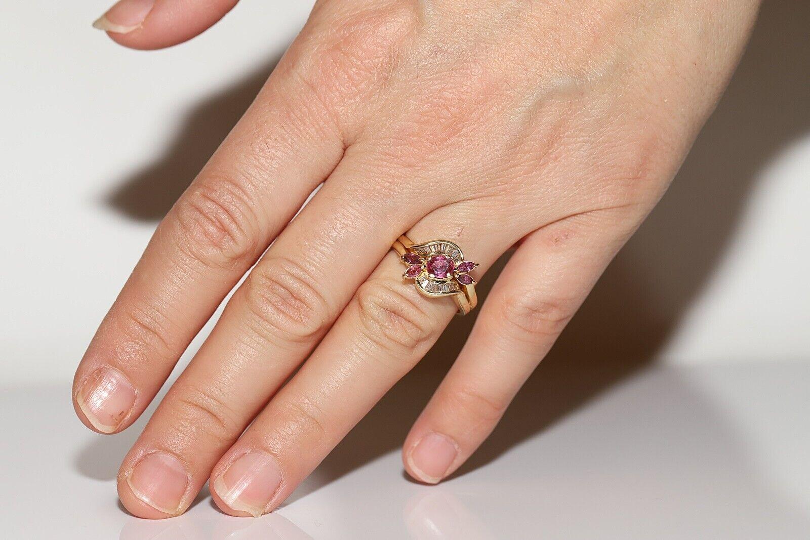 Vintage Circa 1980s 18k Gold Natural Baguette Cut Diamond And Ruby Ring 8