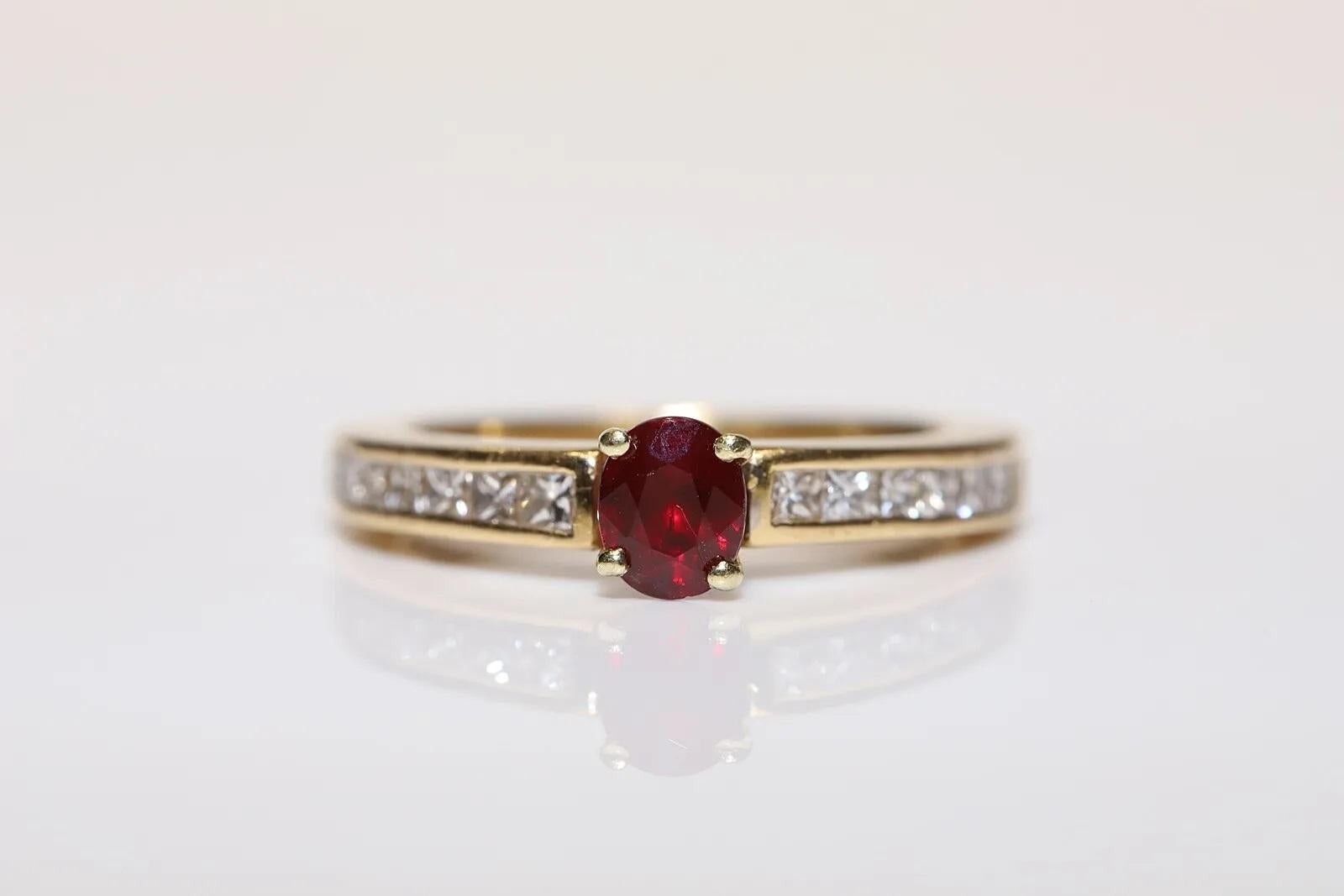 Retro Vintage Circa 1980s 18k Gold Natural Baguette Cut Diamond And Ruby Ring  For Sale