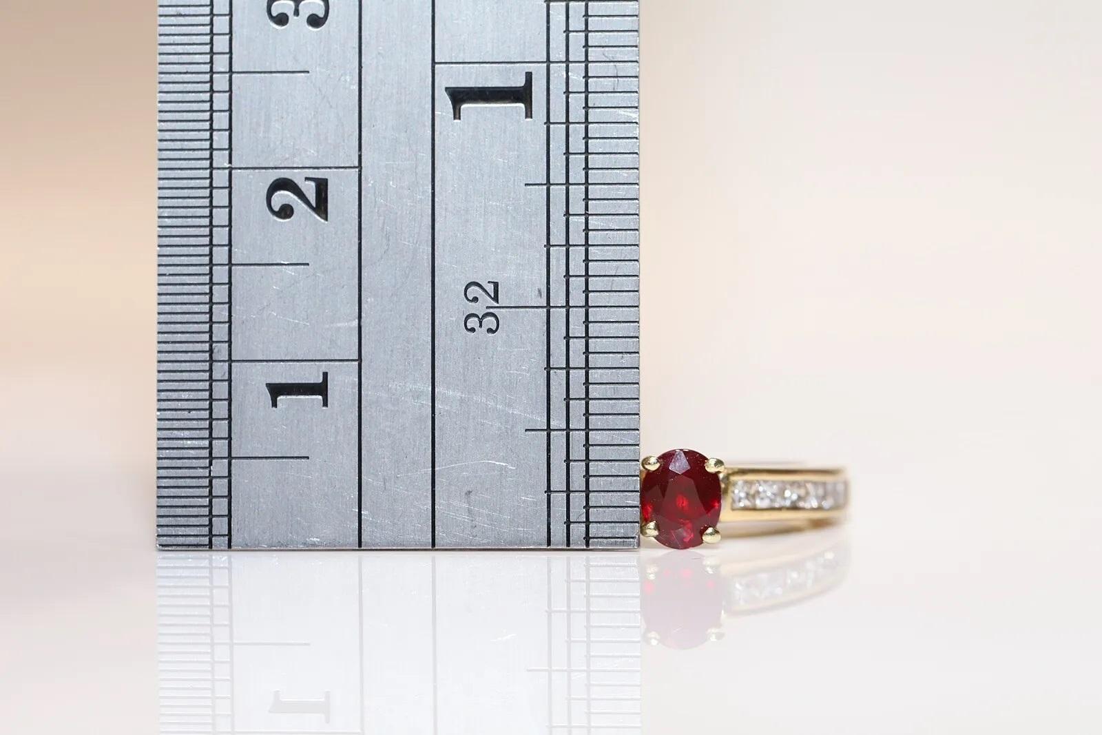Vintage CIRCA 1980s 18k Gold Natürlicher Baguetteschliff Diamant und Rubin Ring  im Angebot 2