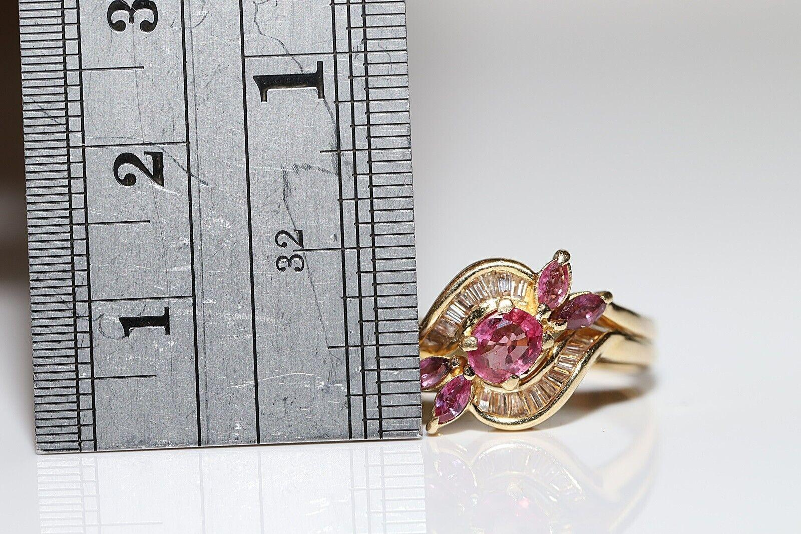 Vintage Circa 1980s 18k Gold Natural Baguette Cut Diamond And Ruby Ring 4