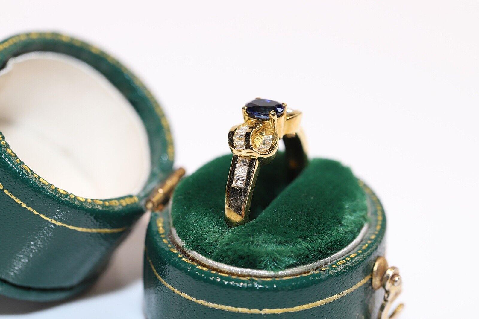 Vintage Circa 1980s 18k Gold Natural Baguette Cut Diamond And Sapphire Ring  In Good Condition For Sale In Fatih/İstanbul, 34