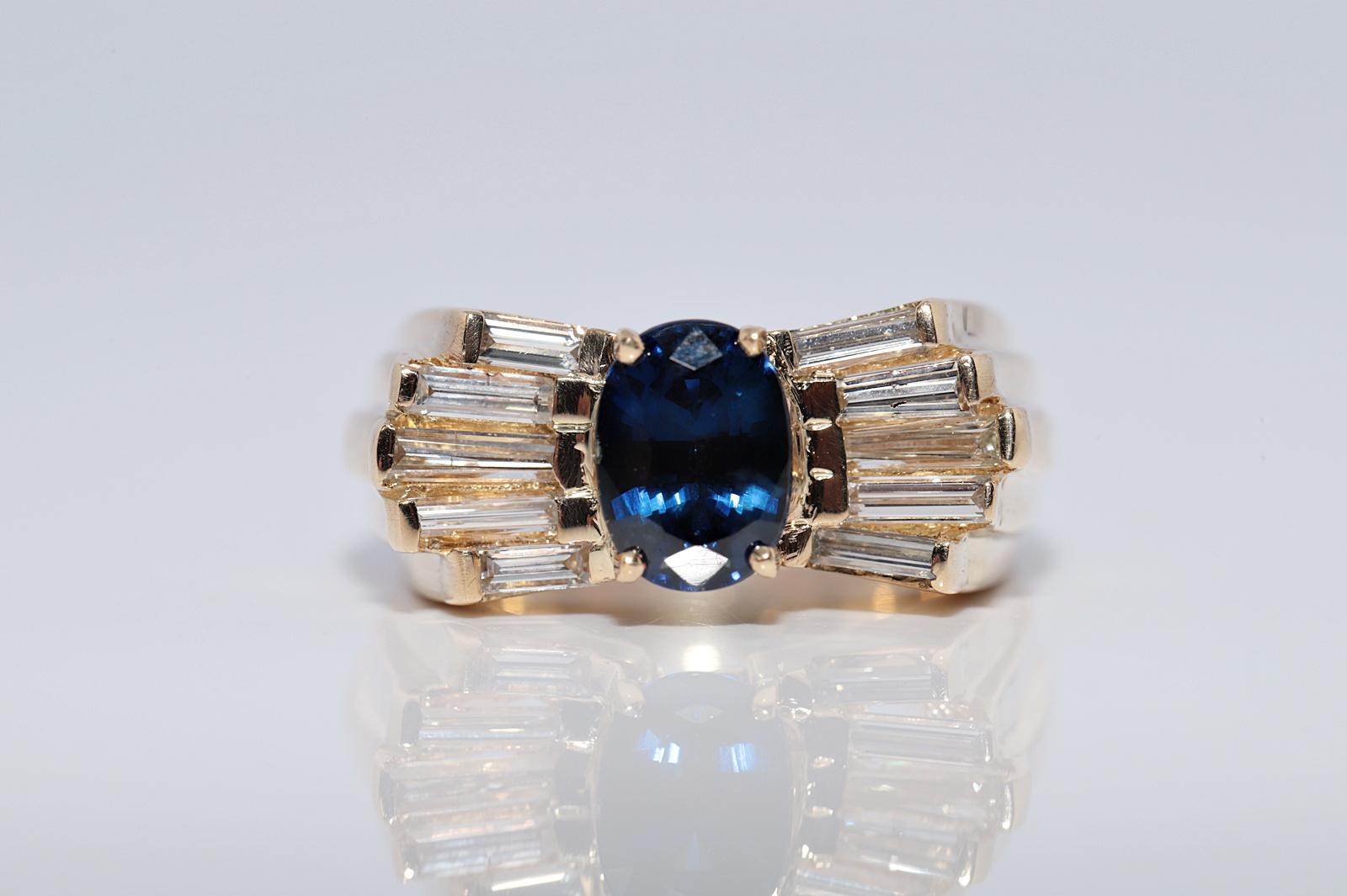 Vintage Circa 1980s 18k Gold Natural Baguette Cut Diamond And Sapphire Ring For Sale