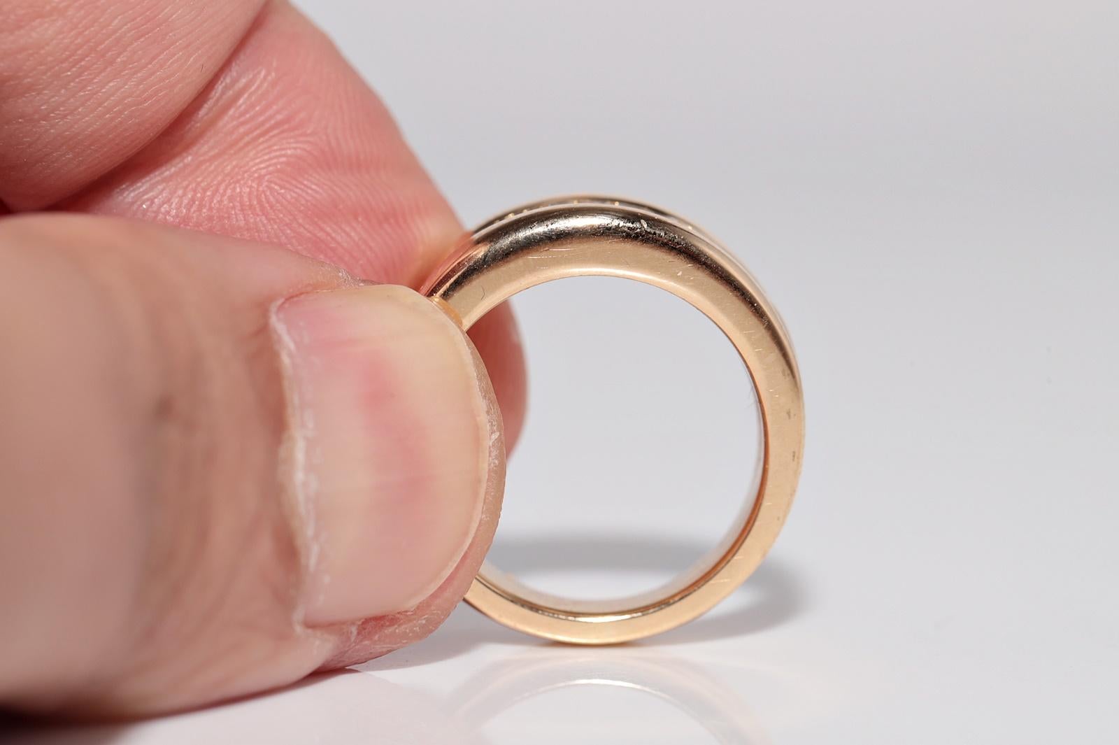 Vintage Circa 1980er Jahre 18k Gold Natürlicher Baguette-Schliff Diamant Dekorierter Ring im Angebot 4