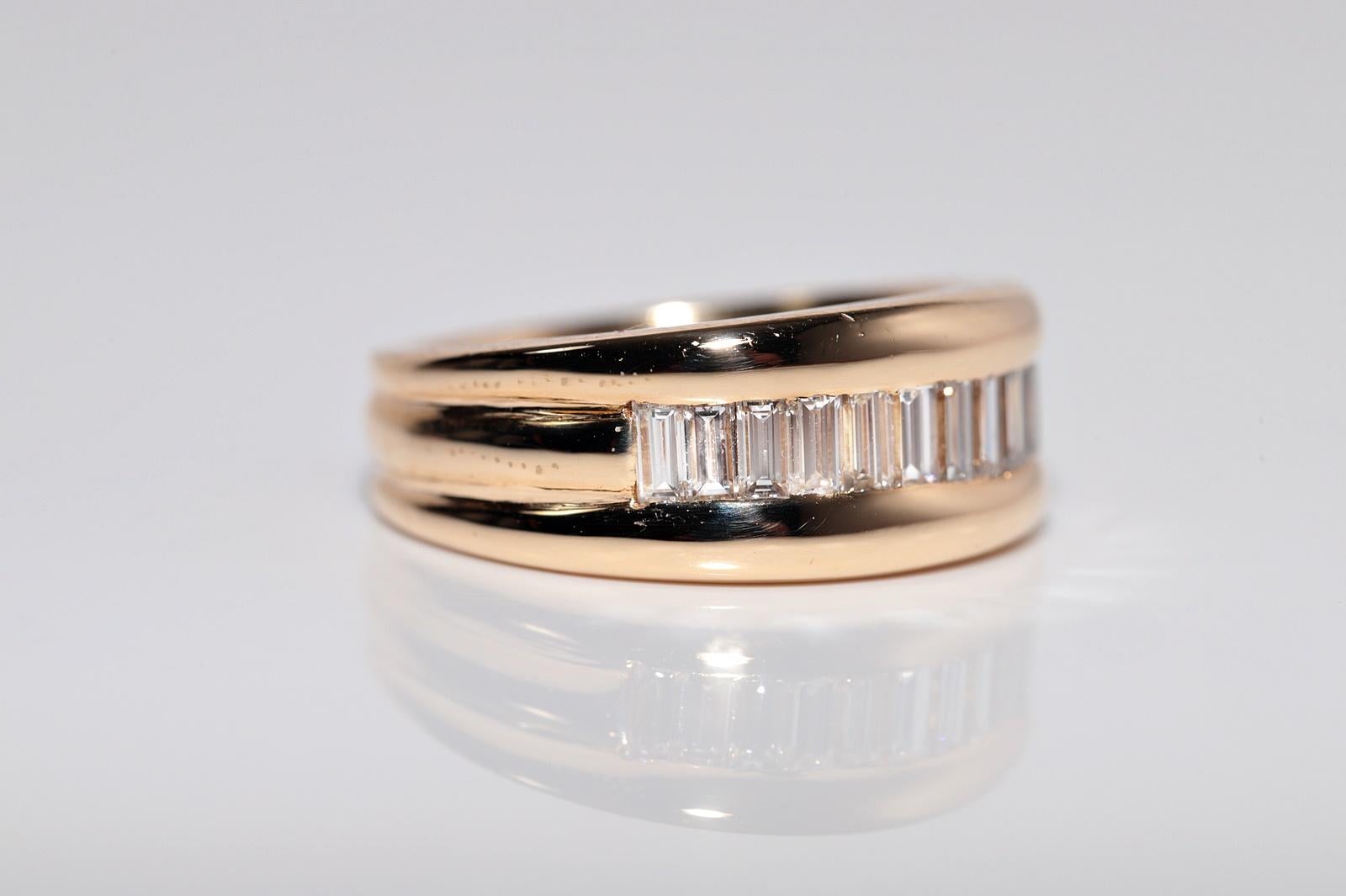 Vintage Circa 1980er Jahre 18k Gold Natürlicher Baguette-Schliff Diamant Dekorierter Ring im Zustand „Gut“ im Angebot in Fatih/İstanbul, 34