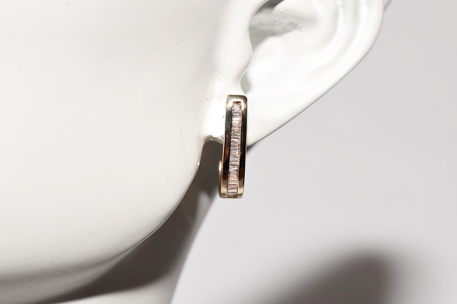 Vintage Circa 1980er Jahre 18k Gold Natürlicher Baguette-Schliff Diamant Dekorierter Ohrring im Angebot 8
