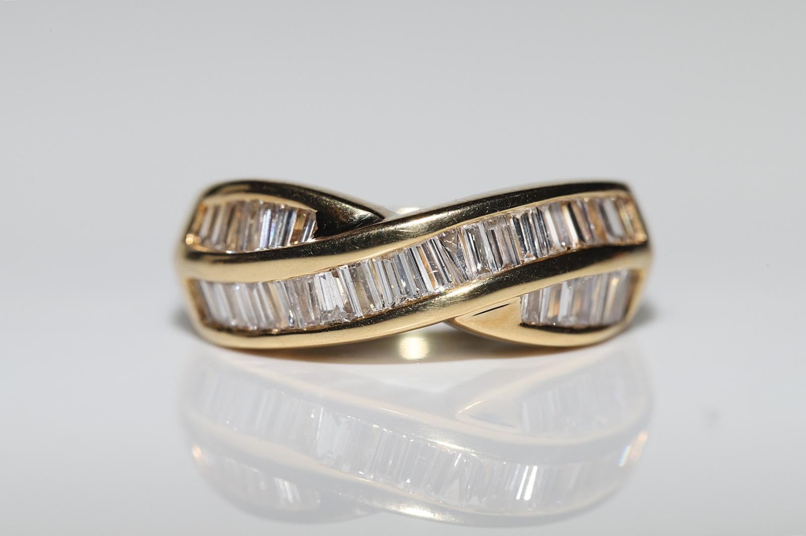 Vintage Circa 1980s 18k Gold Natural Baguette Cut Diamond Decorated Ring For Sale 2