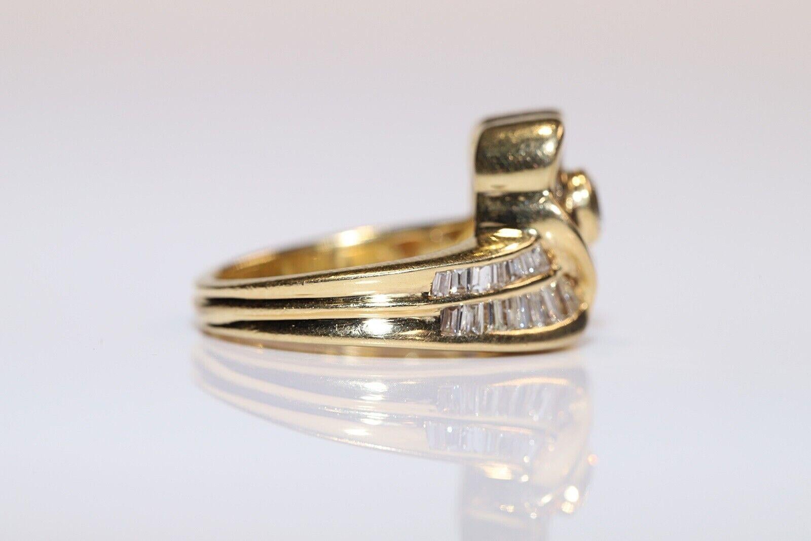 Vintage Circa 1980s 18k Gold Natural Baguette Cut Diamond Strong Ring  In Good Condition For Sale In Fatih/İstanbul, 34