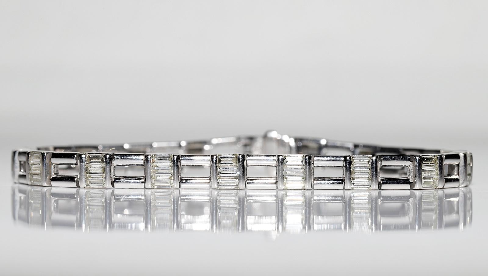 Vintage Circa 1980er Jahre 18k Gold Natürliches Baguette-Diamant-Dekoriertes Vintage-Armband im Angebot 12