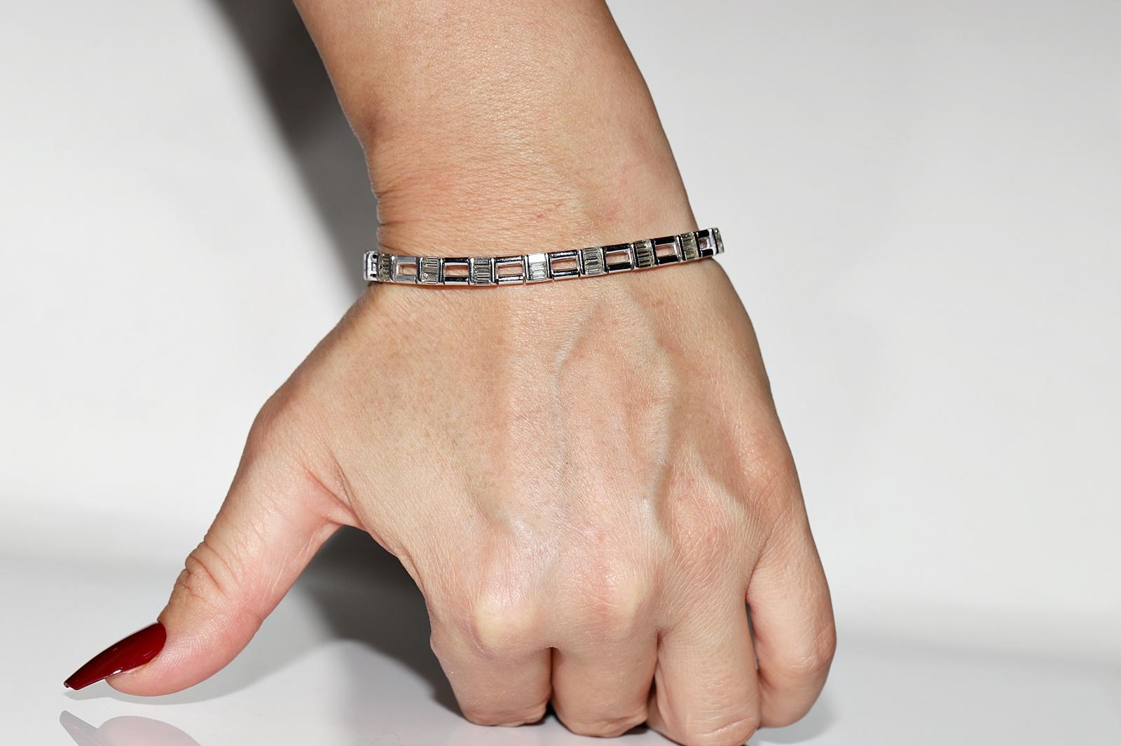 Vintage Circa 1980er Jahre 18k Gold Natürliches Baguette-Diamant-Dekoriertes Vintage-Armband (Retro) im Angebot