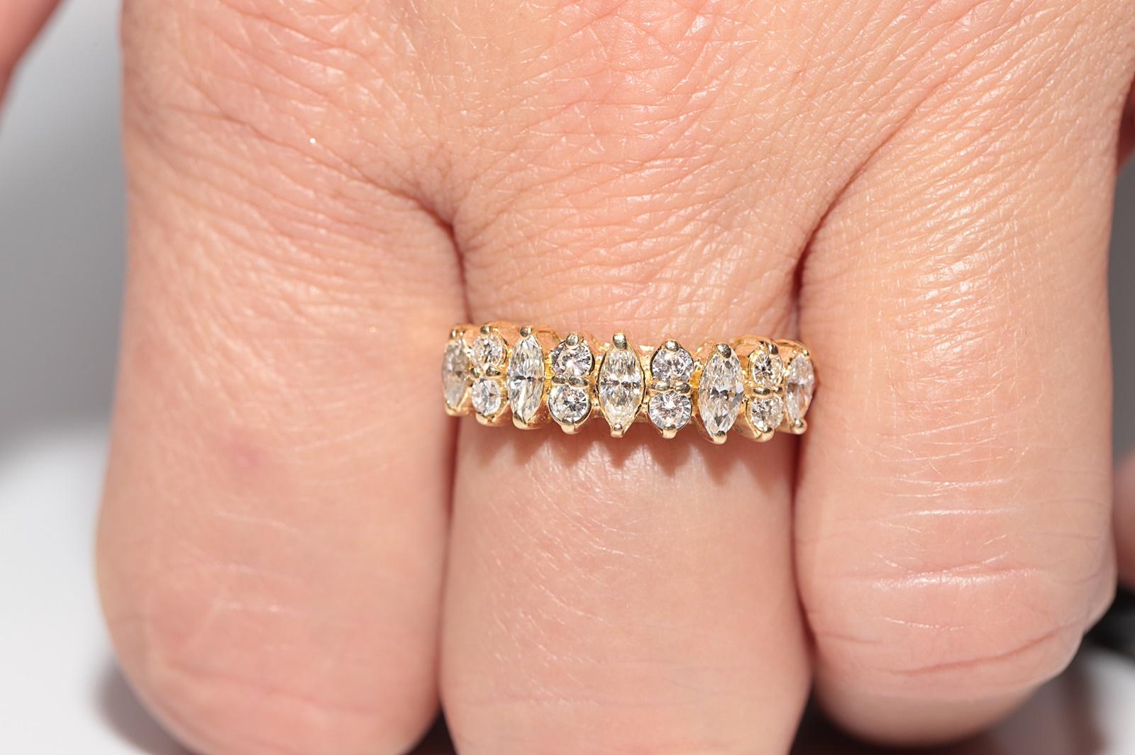 Vintage CIRCA 1980s 18k Gold Natürlicher Diamantring mit Brillant- und Marquise-Schliff im Angebot 9