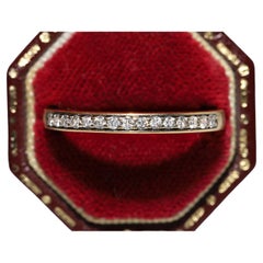 Vintage Circa 1980s 18k Gold Natural Brilliant Cut Diamond Decorated Band Ring 