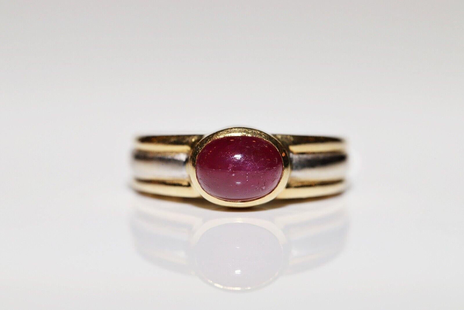 Vintage Circa 1980s 18k Gold Natural Cabochon Cut Ruby Decorated Ring For Sale 6