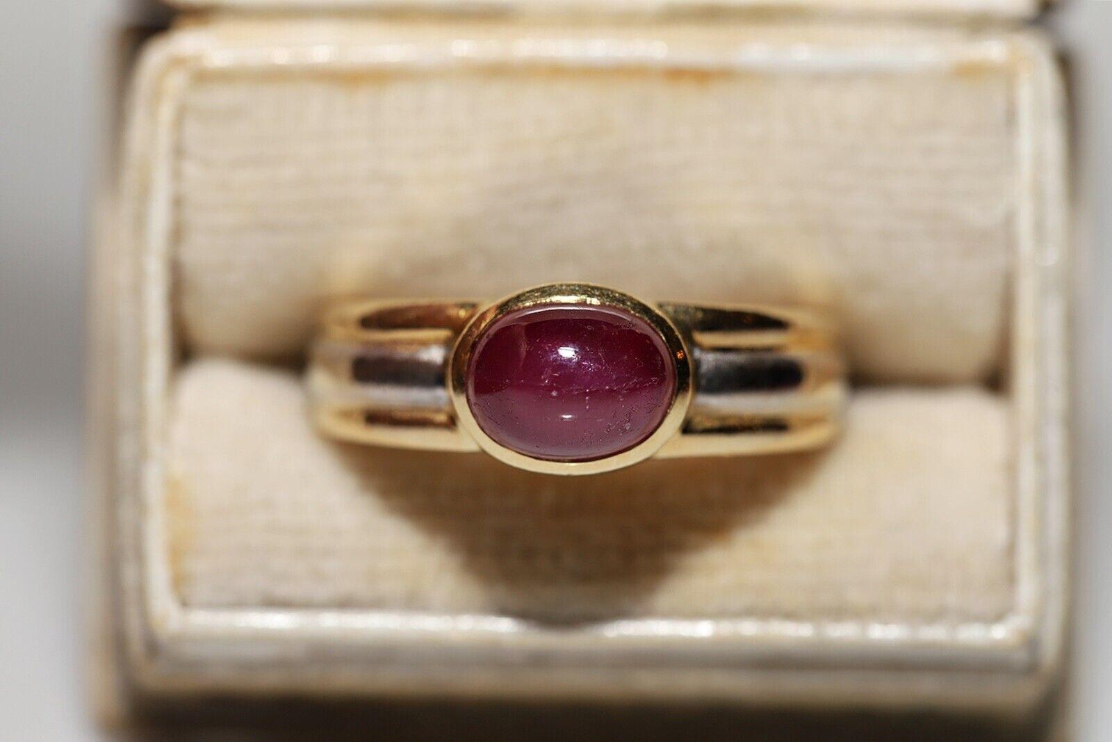 Vintage Circa 1980s 18k Gold Natural Cabochon Cut Ruby Decorated Ring For Sale 4