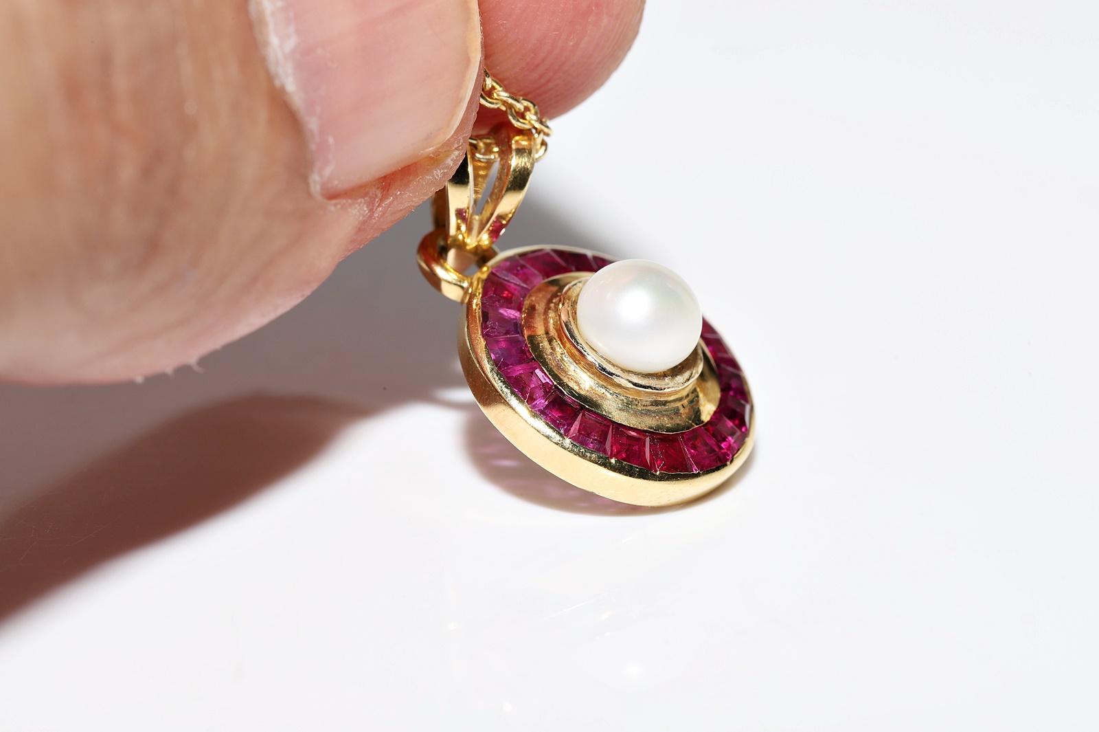 Halskette mit Anhänger, Vintage, ca. 1980er Jahre, 18 Karat Gold, Rubin im natürlichen Kaliberschliff und Perle Damen im Angebot