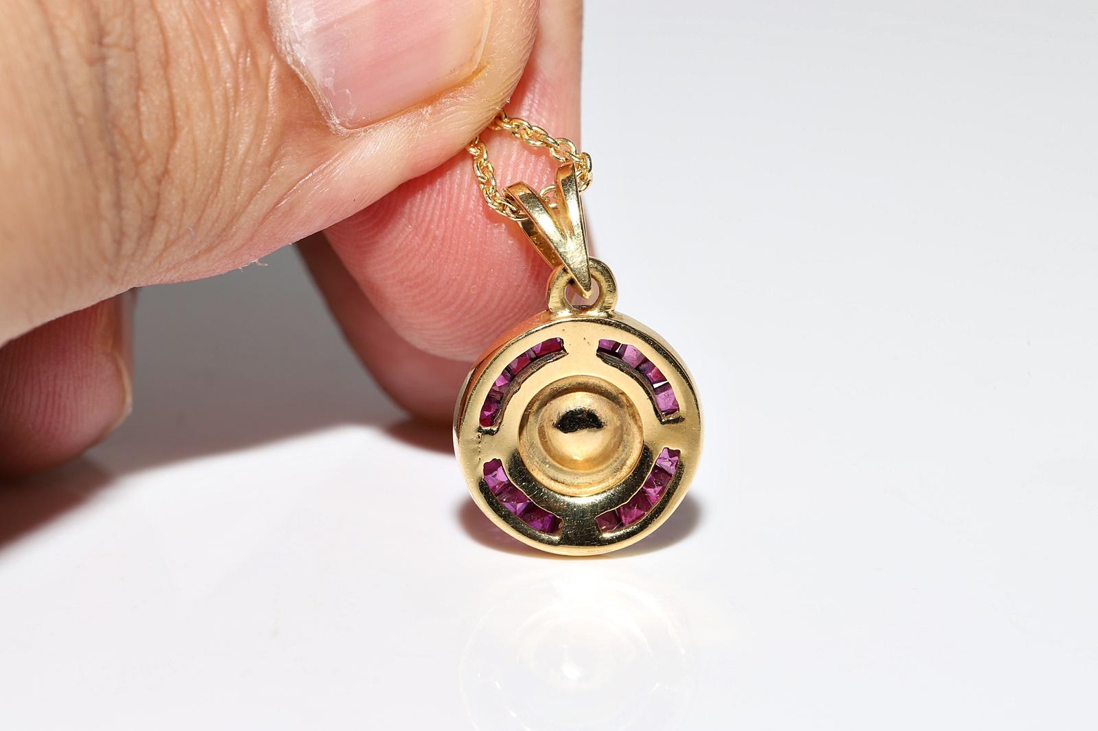 Vintage Circa 1980s 18k Gold Natural Caliber Cut Ruby And Pearl Pendant Necklace For Sale 1