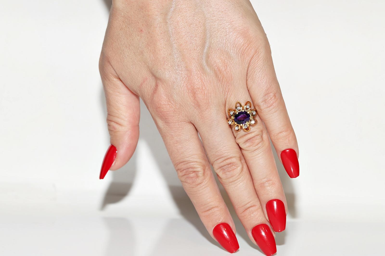Anillo Vintage Circa 1980s Oro 18k Decorado con Diamantes Naturales y Amatista en venta 7