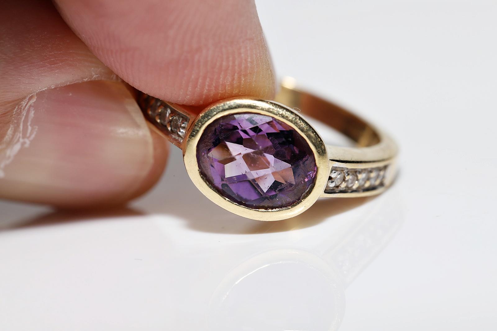Vintage Circa 1980s 18k Gold Natural Diamond And Amethyst Decorated Ring For Sale 10