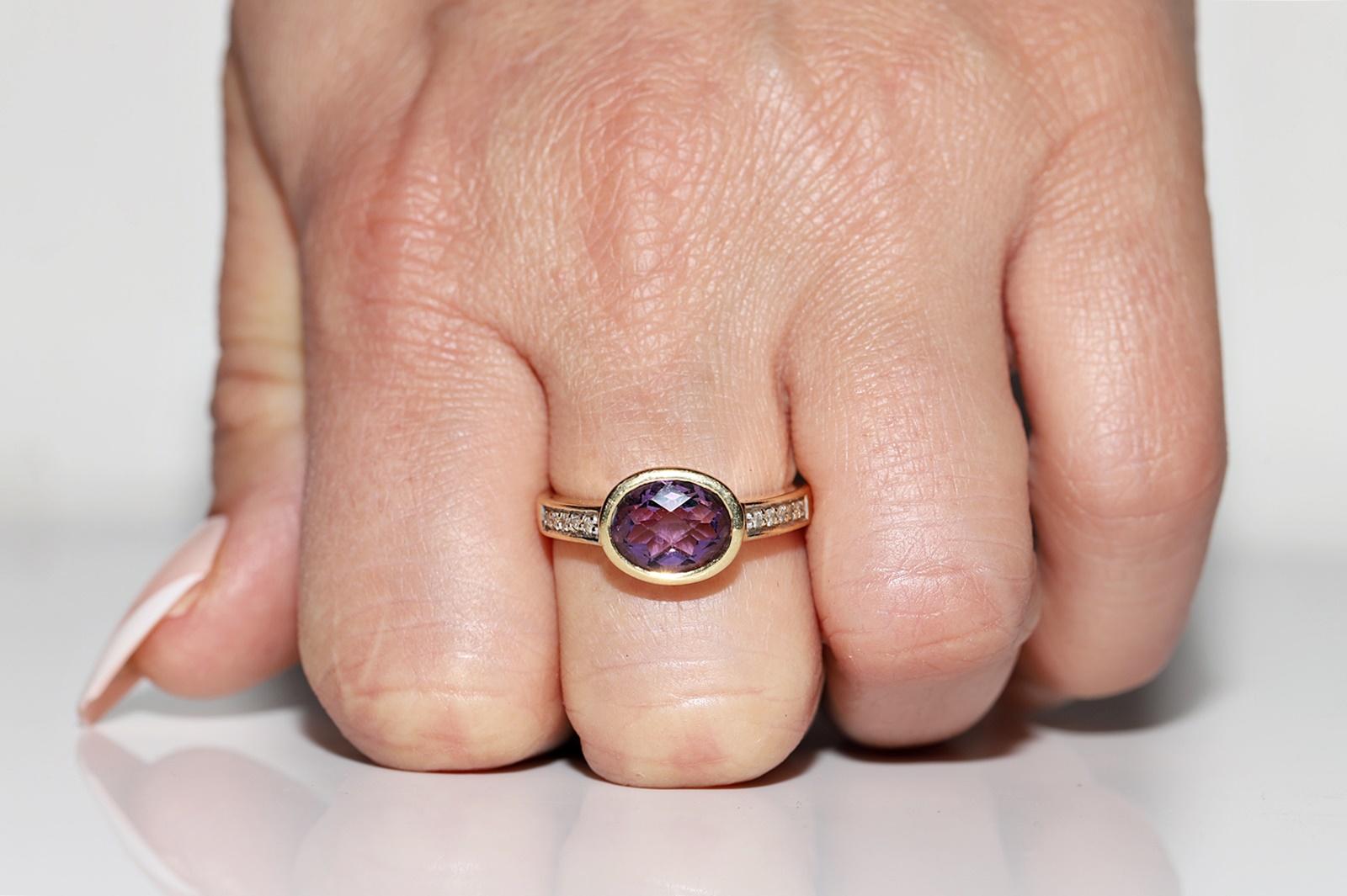 Retro Vintage Circa 1980s 18k Gold Natural Diamond And Amethyst Decorated Ring For Sale