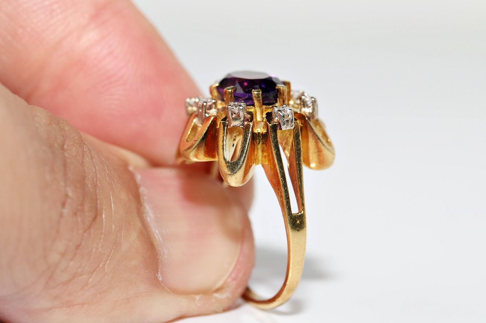 Anillo Vintage Circa 1980s Oro 18k Decorado con Diamantes Naturales y Amatista en venta 2