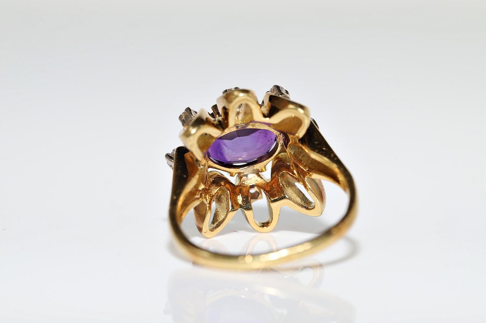 Vintage Circa 1980s 18k Gold Natural Diamond And Amethyst Decorated Ring For Sale 3
