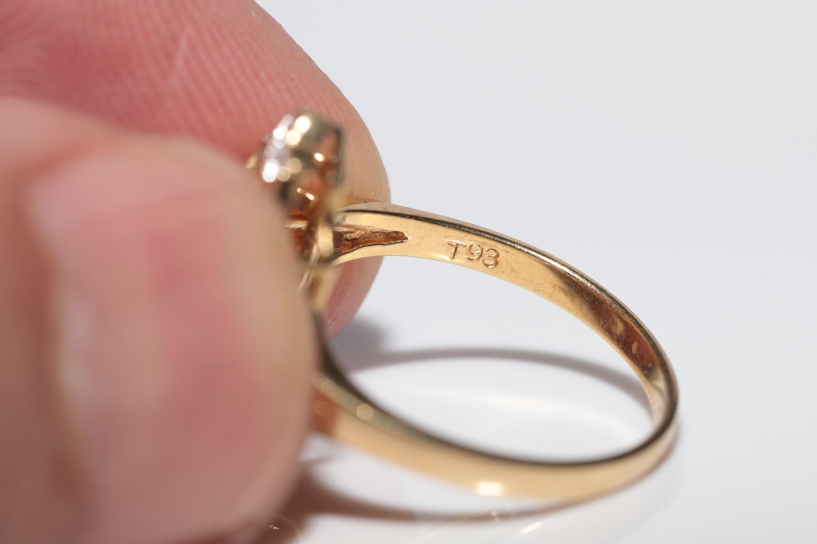 Anello Vintage CIRCA anni '80 in oro 18k con diamante naturale e smeraldo taglio baguette in vendita 6