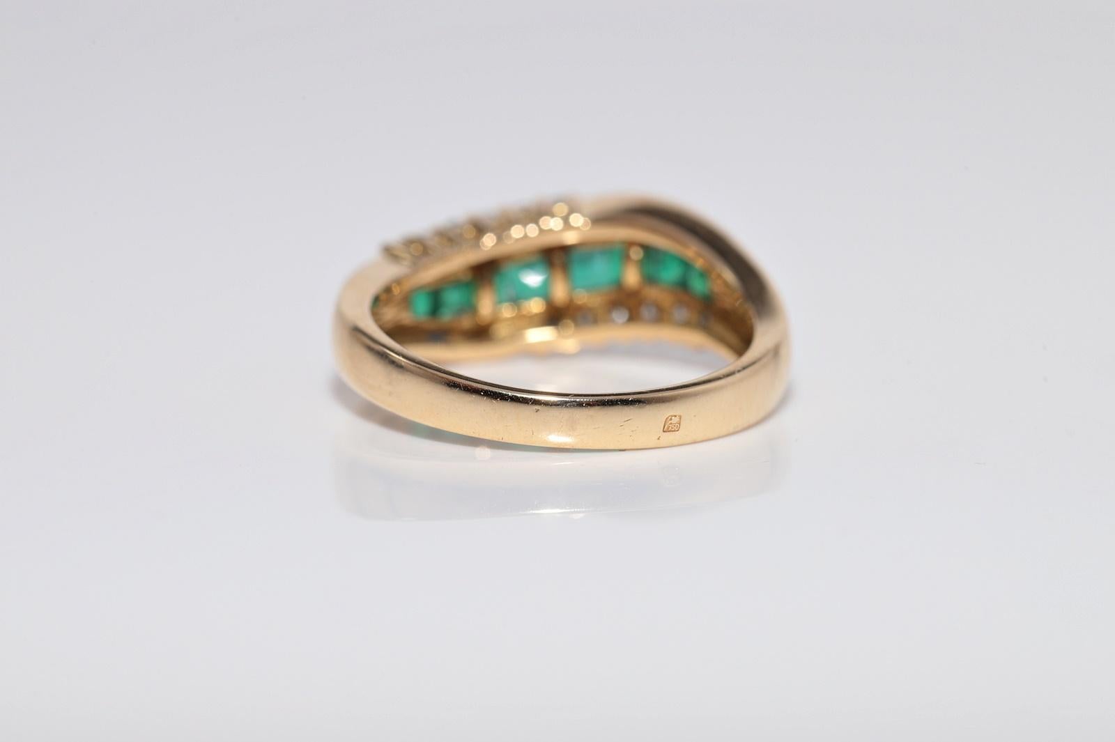 Vintage Circa 1980s 18k Gold Natural Diamond And Baguette Cut Emerald Ring For Sale 6