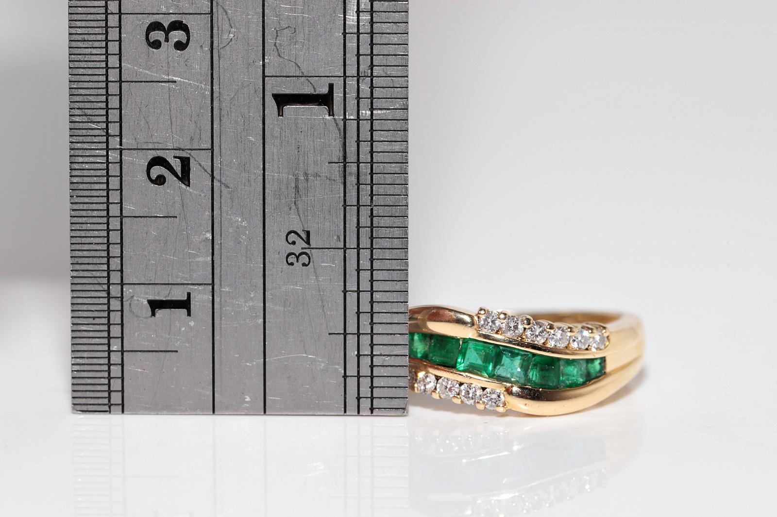 Vintage Circa 1980s 18k Gold Natural Diamond And Baguette Cut Emerald Ring For Sale 8
