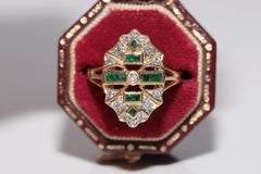 Vintage Circa 1980s 18k Gold Natural Diamond And Baguette Cut Emerald Ring