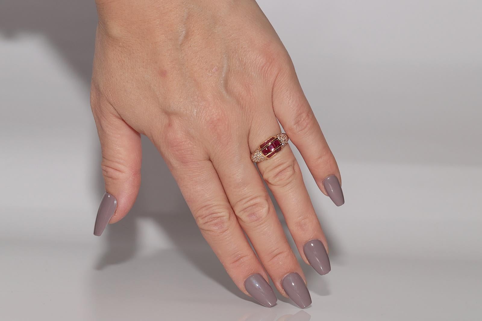 Vintage Circa 1980s 18k Gold Natural Diamond And Baguette Cut Ruby Band Ring For Sale 6