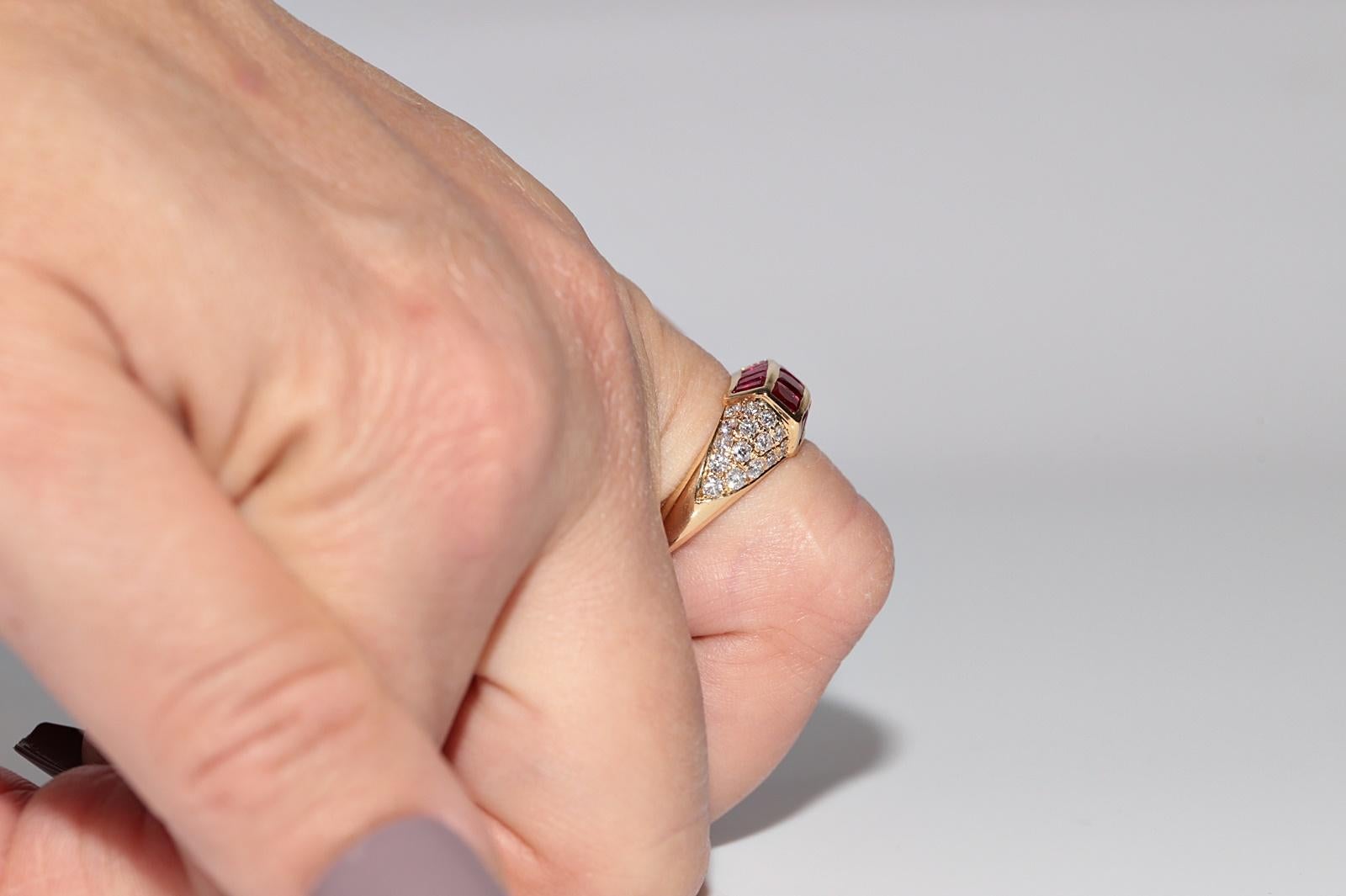 Vintage Circa 1980s 18k Gold Natural Diamond And Baguette Cut Ruby Band Ring For Sale 9