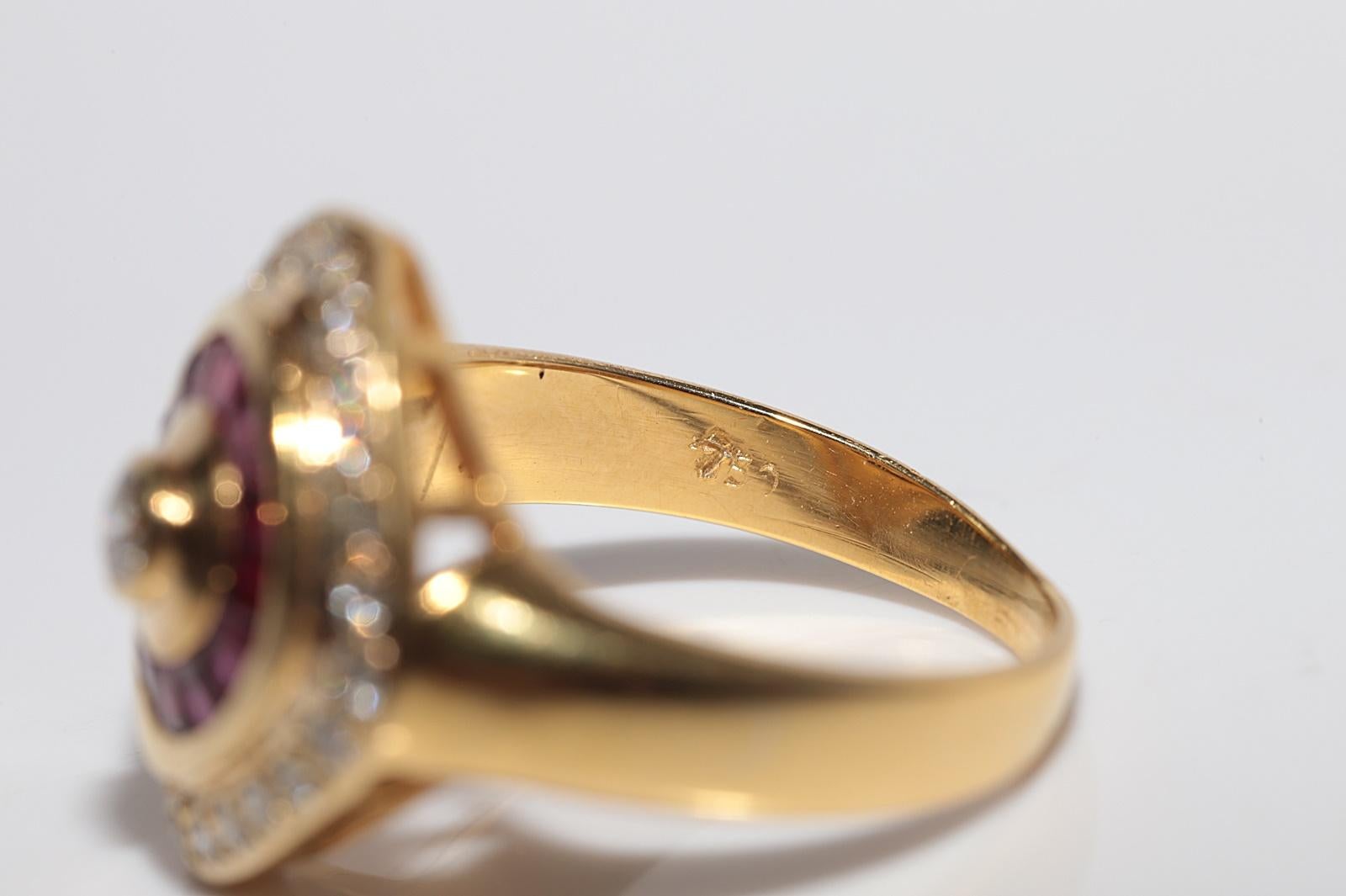 Vintage CIRCA 1980s 18k Gold Natürlicher Diamant und Baguetteschliff Rubin Navette Ring im Angebot 5